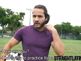 Λατινικά Latino athlete turned gay after bareback and facial