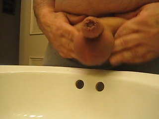 Вуайерист BI Old Man sink piss after shaving cock n balls